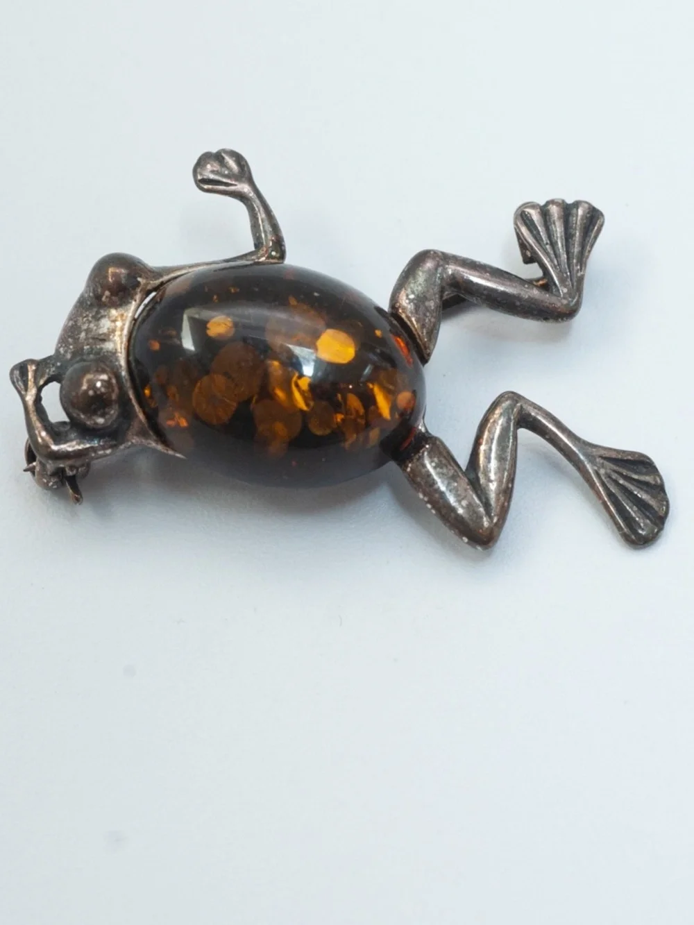Vintage Small Frog Brooch Pin with Amber-Look Cabochon Silver-Tone